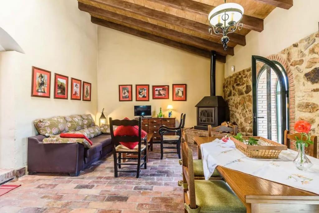 Casa Cortijo En Dehesa Sierra Leon Villa La Puebla de los Infantes Bagian luar foto