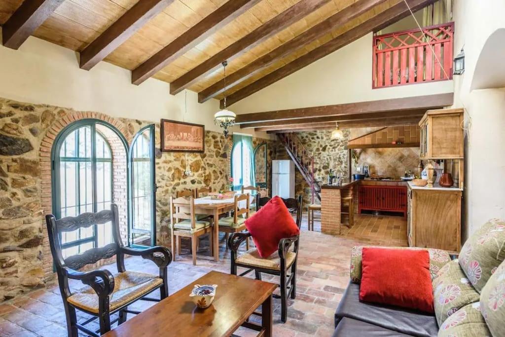 Casa Cortijo En Dehesa Sierra Leon Villa La Puebla de los Infantes Bagian luar foto